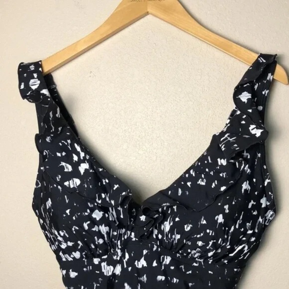 DKNY Women Large Black White Ruffle Neck One Piece‎ Swimsuit Abstract Dot New - Picture 4 of 16
